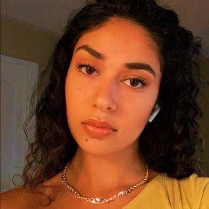 Meet your Posher, Marwa